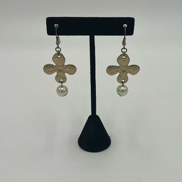 Rustic Style Hammered Gold Tone and Faux Pearl Floral Dangle Earrings - Picture 1 of 4